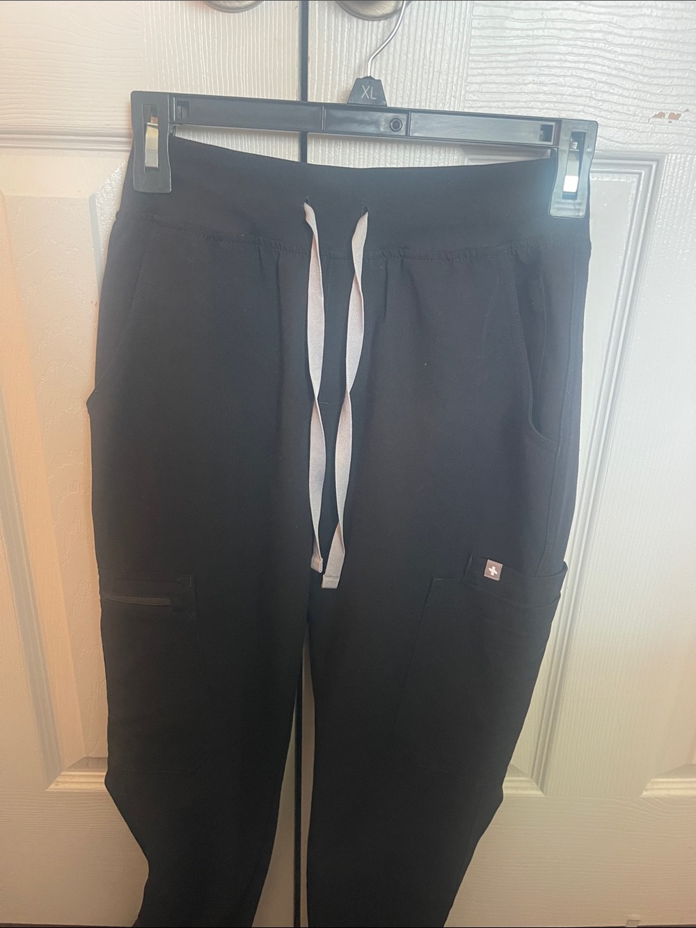 FIGS high wasted yola skinny scrub pants - in black